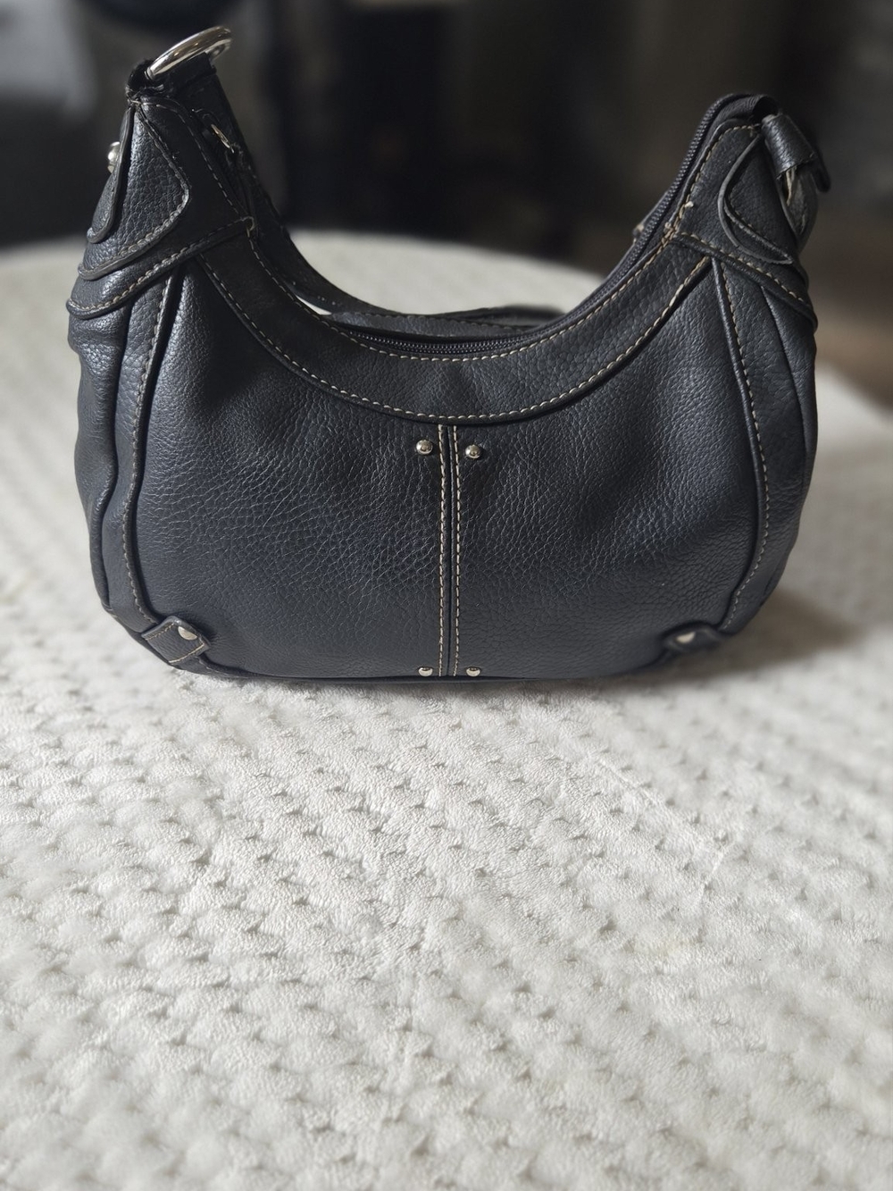 Sag Harbor Black Pebbled Leather Hobo Shoulder Bag Contrast Stitch Studs Zip